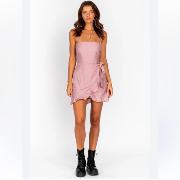 Selfie Leslie Dresses & Skirts - Selfie Leslie Angela Dress Pink wrap tie front